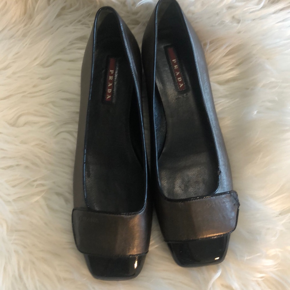 Few times worn Prada slides